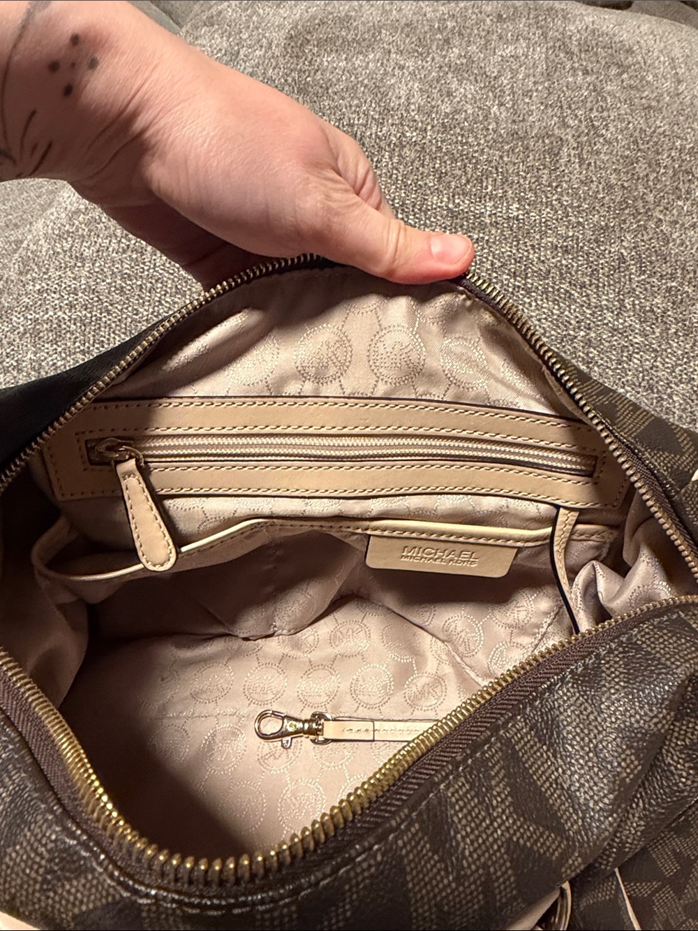 Michael Kors Dark Brown Logo Satchel with Light Beige Trim - Picture 11 of 15